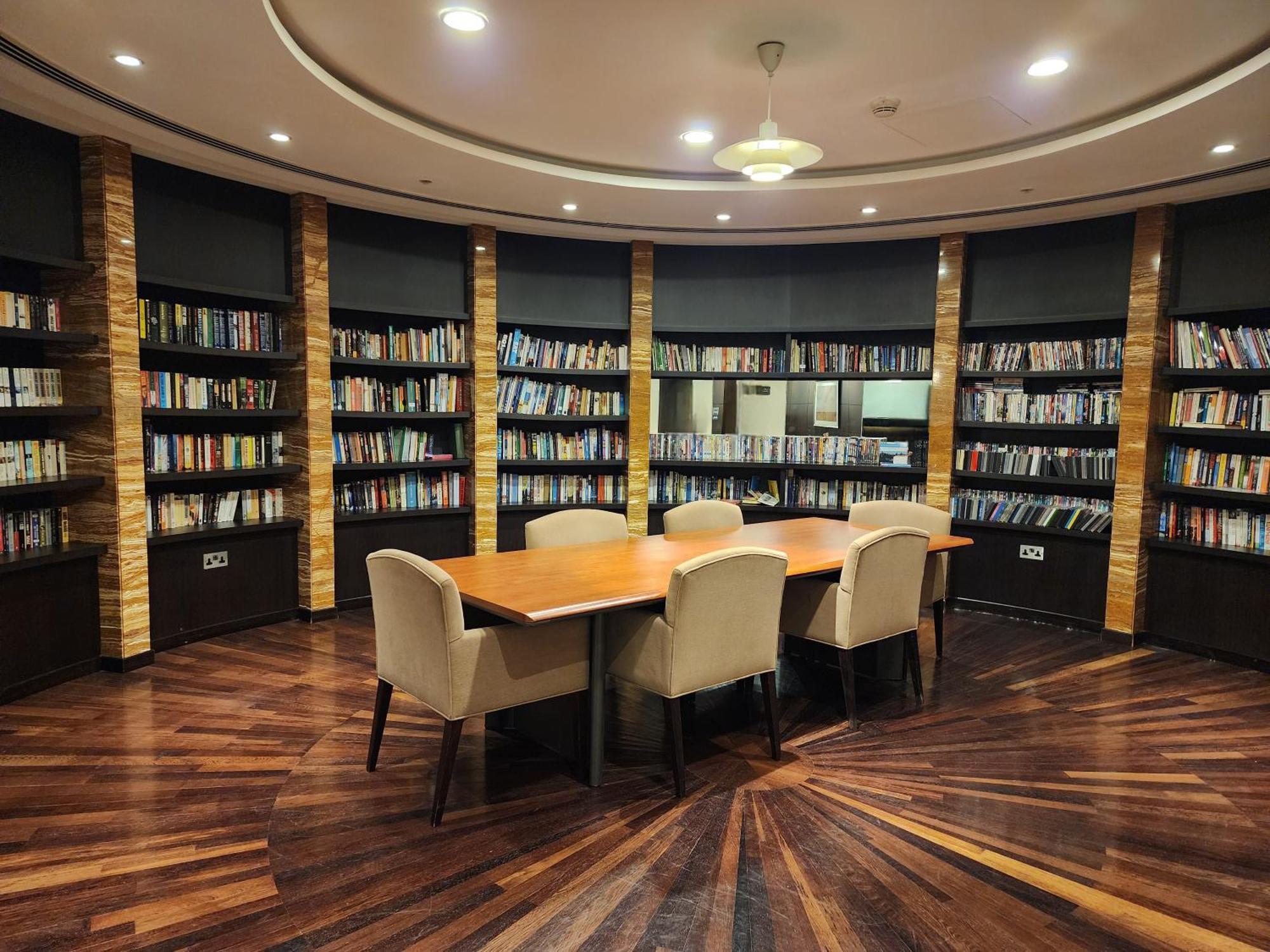 Apartament Downtown Oasis, Burj Khalifa Views, Luxury Amenities Dubaj Zewnętrze zdjęcie