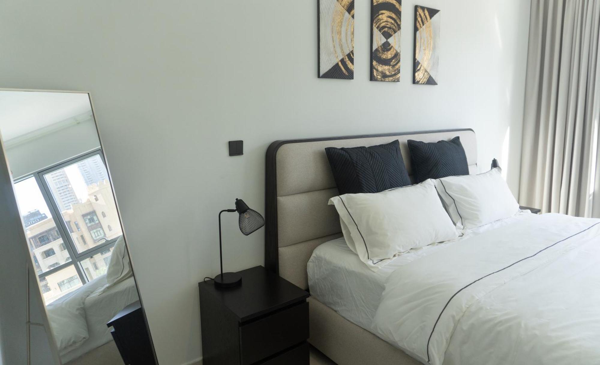 Apartament Downtown Oasis, Burj Khalifa Views, Luxury Amenities Dubaj Zewnętrze zdjęcie