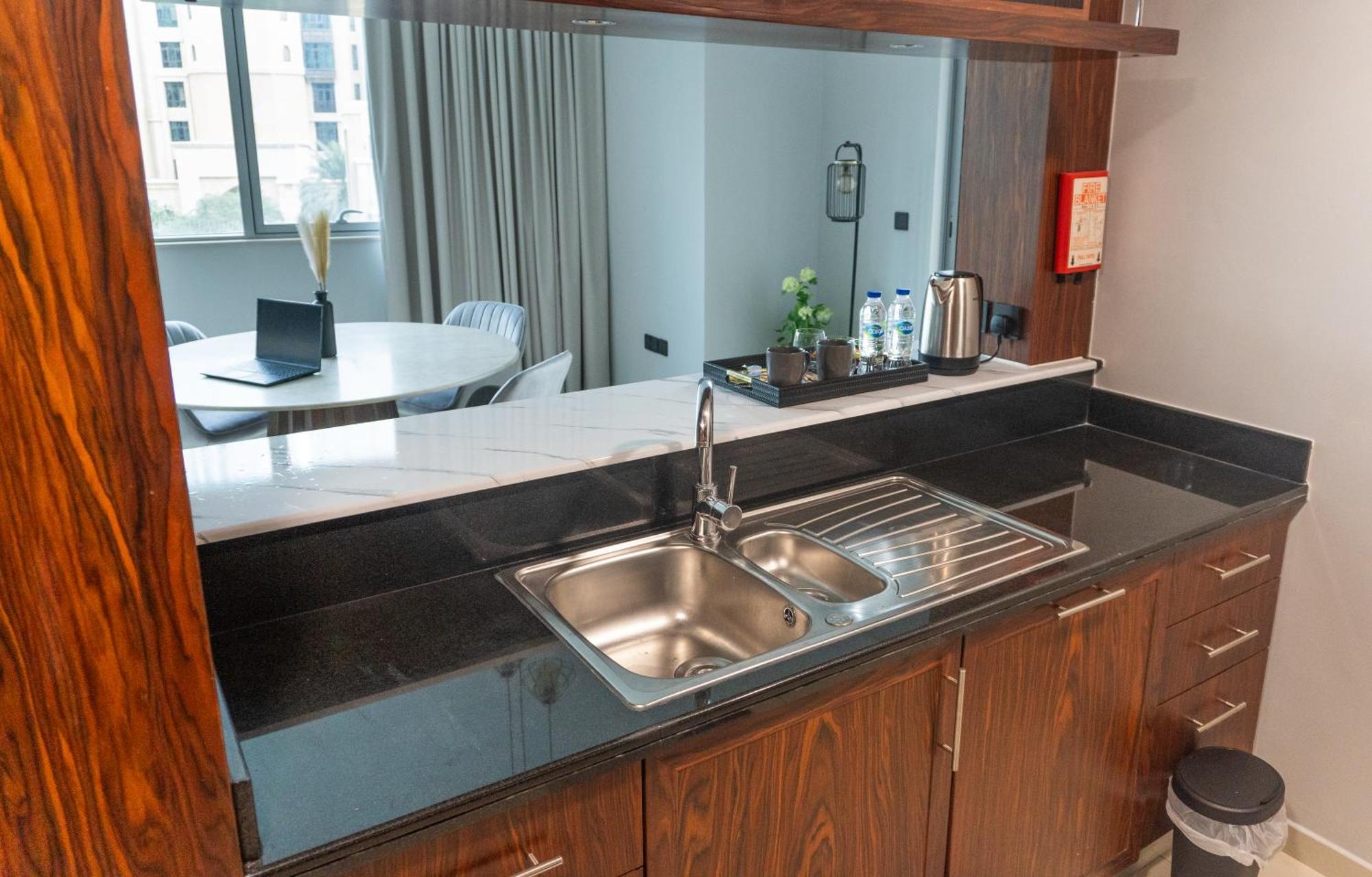 Apartament Downtown Oasis, Burj Khalifa Views, Luxury Amenities Dubaj Zewnętrze zdjęcie