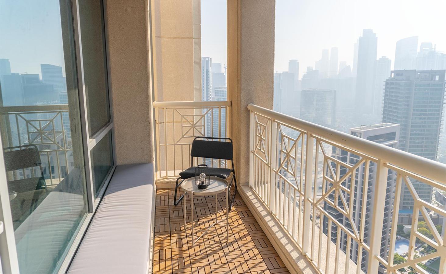 Apartament Downtown Oasis, Burj Khalifa Views, Luxury Amenities Dubaj Zewnętrze zdjęcie
